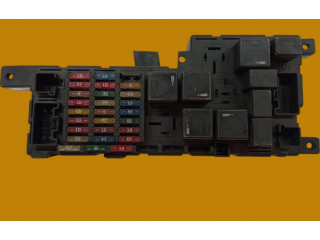 Блок предохранителей  8637841   Volvo S80    