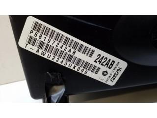 Pojistková skříňka 68197242AB, 04671886AA Chrysler 300C 2014