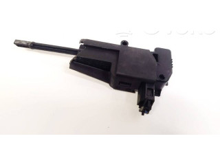 Двигатель центрально замка    Volvo S80