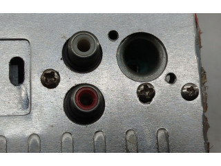 Радио/ проигрыватель CD/DVD / навигация    Renault Clio I       