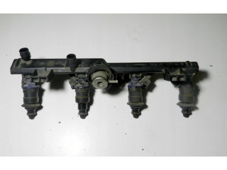 Топливная рампа 7700868573D   Renault Clio II  