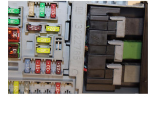 Pojistková skříňka Chevrolet Cruze 2012