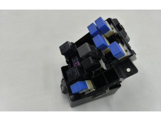 Pojistková skříňka Infiniti FX 2012