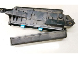 Блок предохранителей  7107xa1   Toyota Prius (XW20)    