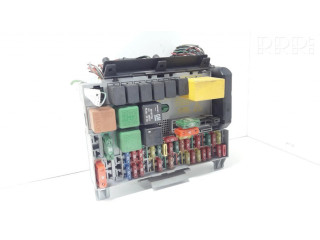 Pojistková skříňka 90505470 Opel Vectra B 2000