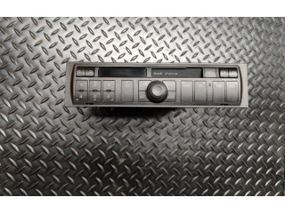 Радио/ проигрыватель CD/DVD / навигация