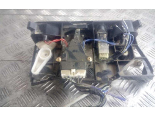 Блок управления климат-контролем    Mitsubishi L200