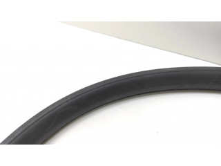 Уплотнительная резина (на передний дверях)