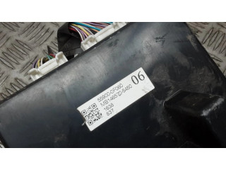 Радио/ проигрыватель CD/DVD / навигация