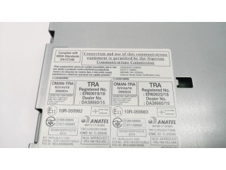 Радио/ проигрыватель CD/DVD / навигация