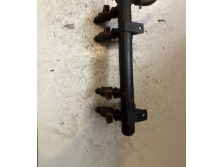 Топливная рампа 047133321J Skoda Fabia Mk1 (6Y)