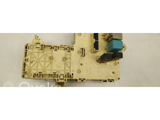   Pojistková skříňka    Lexus  200-300 2001