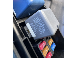 Ящик предохранителей (комплект) 8264448020, 63586093 Lexus RX 450H