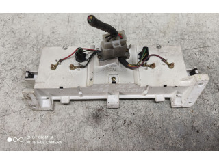 Přístrojová deska Mitsubishi Pajero 1988 MB521162