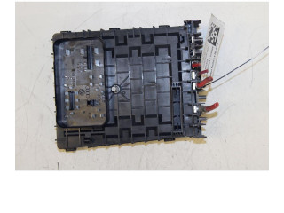 Блок предохранителей 1K0937125A   Volkswagen Jetta V    