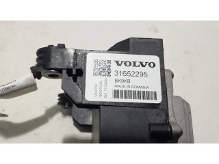 Блок предохранителей 31652295   Volvo S60    
