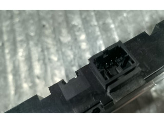 Блок предохранителей 5E3925200G Skoda Octavia Mk4