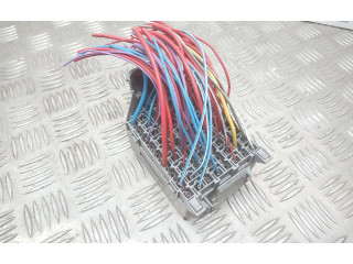 Блок предохранителей 9162439 Volvo S80