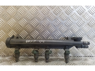 Топливная рампа 06A133317A   Volkswagen Golf IV  