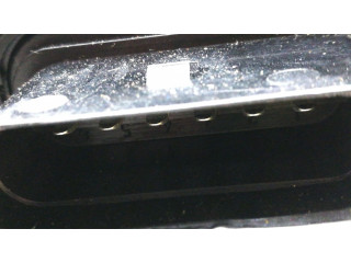 Притягиватель задней крышки