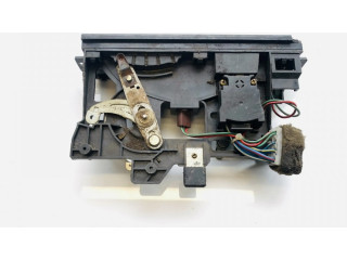 Блок управления климат-контролем Mazda 626