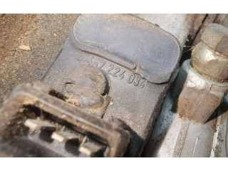 Топливная рампа 0438121070, 026133353D Audi 80 90 B3