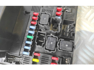 Pojistková skříňka 284B7JD02A Nissan Qashqai 2009