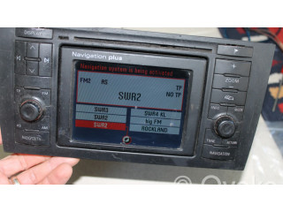 Радио/ проигрыватель CD/DVD / навигация