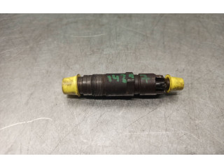 Vstřikovač KCE30S8   Peugeot 106    VJZ 