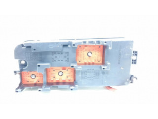 Блок предохранителей 13112917, 519035018 Opel Vectra C