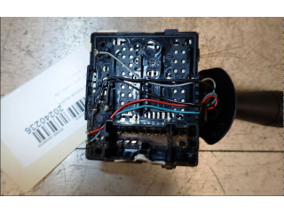 Ручка стеклоочистителей 8201168013   Renault Clio IV