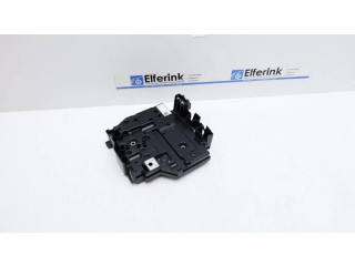 Блок предохранителей 8889877787, 8889877787 Lynk & co 01