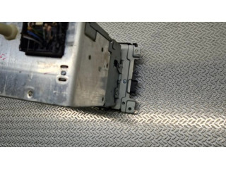 Радио/ проигрыватель CD/DVD / навигация