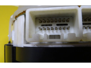 Pojistková skříňka Спидометр (приборный щиток) 3J3NB Mazda 323 F 2001