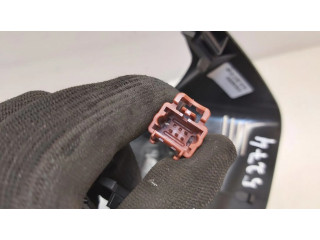 Другая деталь салона