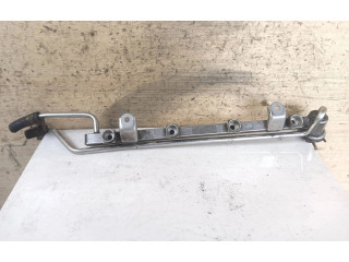 Топливная рампа 06A133681B   Audi TT Mk1  