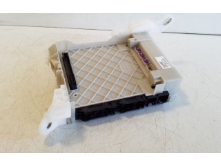 Блок предохранителей 63589313, 8273002P80A   Toyota Corolla E210 E21