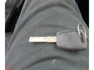 Моторчик заднего дворника 51757867 Fiat Grande Punto