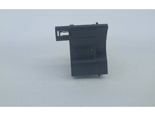 Включатель скорости стеклоочистителей 8200792587   Dacia Duster