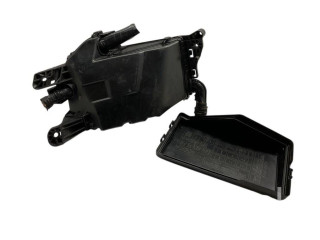 Блок предохранителей  7154395130   Lexus IS 220D-250-350    