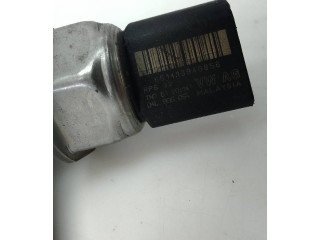 Топливная рампа 04L089D   Audi A3 S3 A3 Sportback 8P  