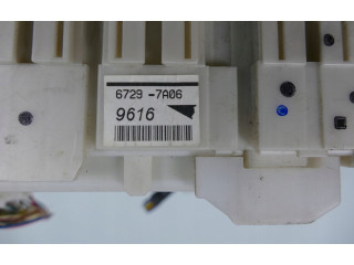 Pojistková skříňka 8273002140 Toyota Auris 150 2007