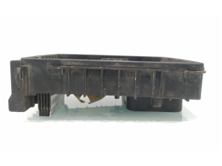 Блок предохранителей 1K0937125A   Volkswagen Caddy    