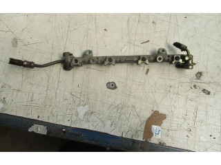 Топливная рампа Mitsubishi Carisma