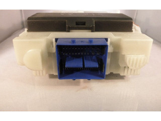 Блок предохранителей 30765876, 30765876 Volvo S80