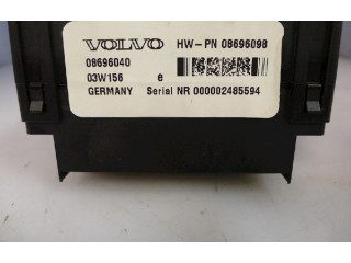 Блок предохранителей  8696098, 8696040   Volvo V70    