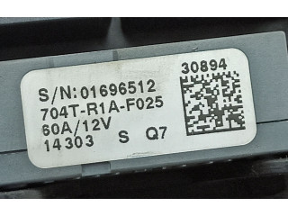 Блок предохранителей  A2465451340, A2465400040   Mercedes-Benz A W176    