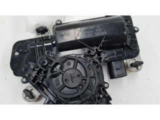 Притягиватель задней крышки