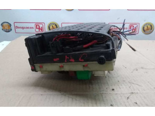 Блок предохранителей 14014CDA   Ford Escort    