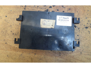 Блок предохранителей Skoda Favorit (781)